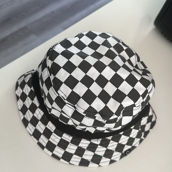 Bucket hat - Picture 3 of 3